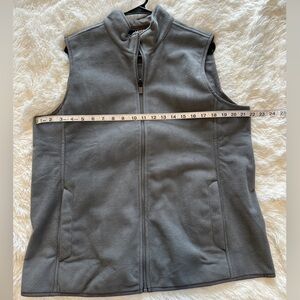Lands' End Women’s Gray Fleece Vest EXCELLENT/Like New condition.